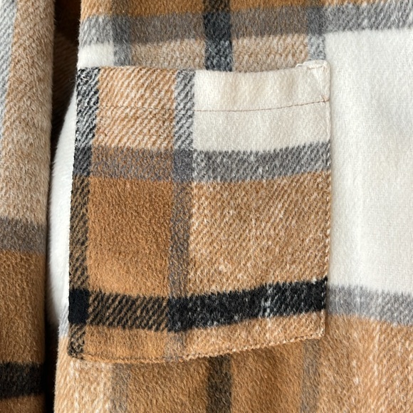 Shacket - Picture 2 of 8